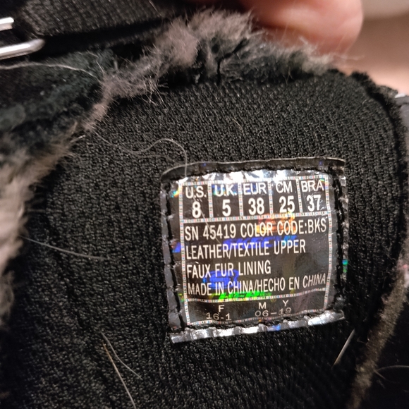 Woman's Sketchers Boots - Picture 4 of 4